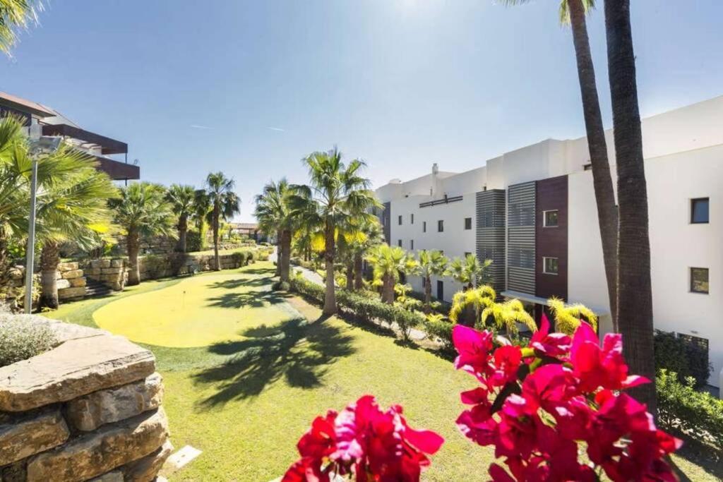 Alegria De Vivir Exclusiv 2 Bedroom Appartment Pool, Parking, Wifi, Netflix, Padel And More Estepona Eksteriør billede